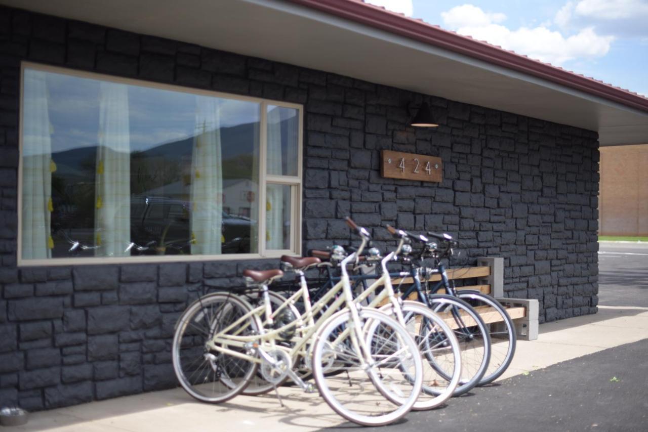 Spoke And Vine Motel Palisade Exterior photo